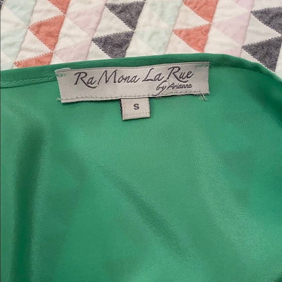 Silk cold shoulder blouse green NWT - Picture 5 of 5